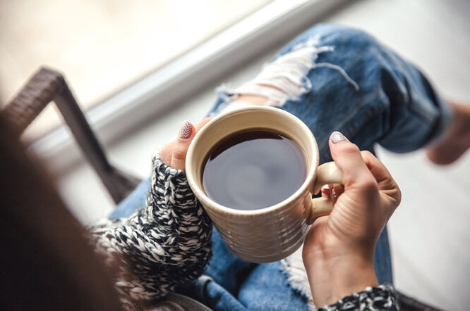 Svakodnevno ispijanje kave povezano sa smanjenim rizikom od sindroma policističnih jajnika